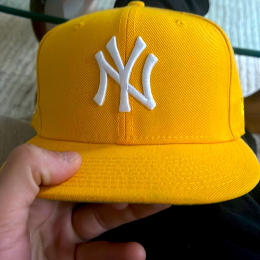 Yellow 1999 World Series Yankees hat size 7 5/8